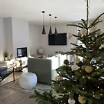 Freistehendes Mit Kamin, Sauna, Atemberaubenden Blick Ins Tal, Mehrere Terrassen, 1500qm Grundstueck 1,6m Hoch Eingezaeunt * Gerabronn