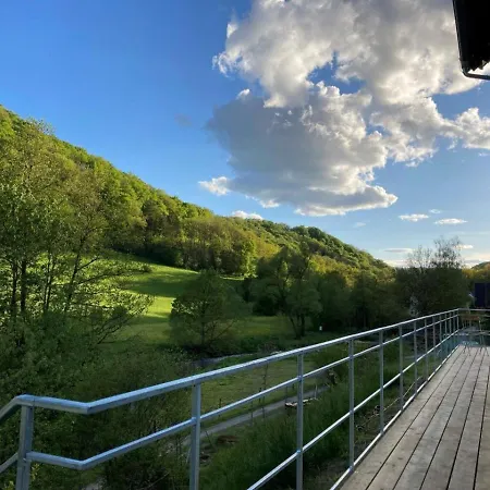 Дом отдыха Freistehendes Mit Kamin, Sauna, Atemberaubenden Blick Ins Tal, Mehrere Terrassen, 1500qm Grundstueck 1,6m Hoch Eingezaeunt Gerabronn