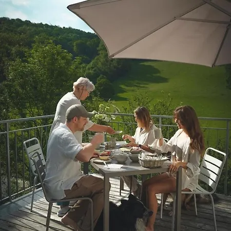 Freistehendes Mit Kamin, Sauna, Atemberaubenden Blick Ins Tal, Mehrere Terrassen, 1500qm Grundstueck 1,6m Hoch Eingezaeunt Feriehus *
