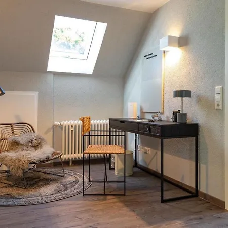 Дом отдыха Freistehendes Mit Kamin, Sauna, Atemberaubenden Blick Ins Tal, Mehrere Terrassen, 1500qm Grundstueck 1,6m Hoch Eingezaeunt