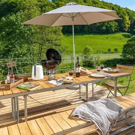Freistehendes Mit Kamin, Sauna, Atemberaubenden Blick Ins Tal, Mehrere Terrassen, 1500qm Grundstueck 1,6m Hoch Eingezaeunt Feriehus