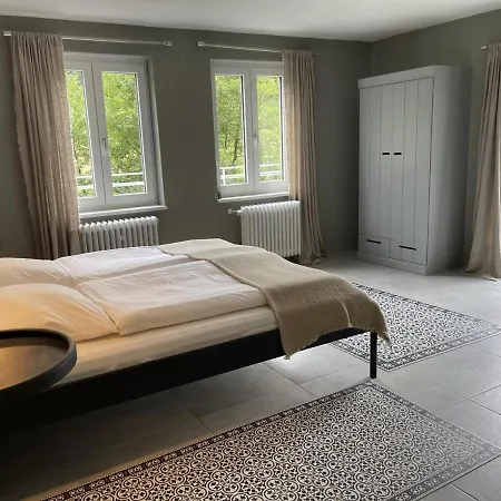 Дом отдыха Freistehendes Mit Kamin, Sauna, Atemberaubenden Blick Ins Tal, Mehrere Terrassen, 1500qm Grundstueck 1,6m Hoch Eingezaeunt